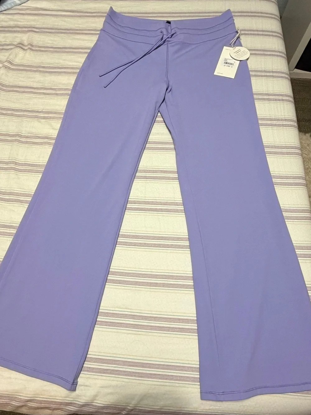 Vuori Lavender Performance Joggers - Picture 2 of 7